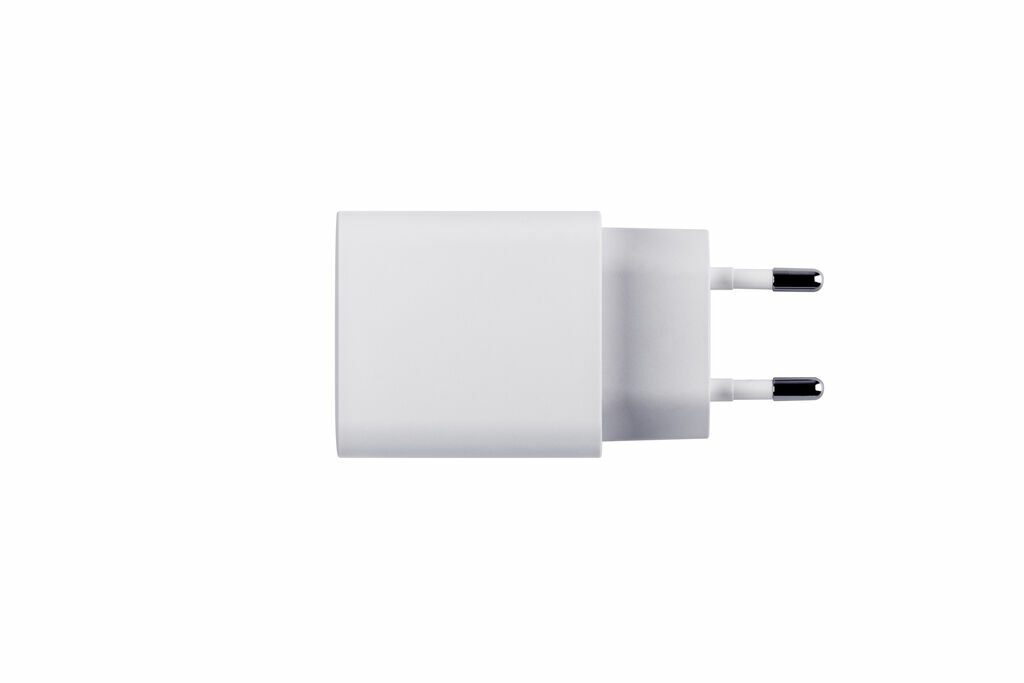 WEGENER Адаптер живлення з портом USB-A потужністю 18 Вт та USB-C потужністю 20 Вт із переробленого АБС-пластику (100% rABS) білий - 97186-106- Фото №1