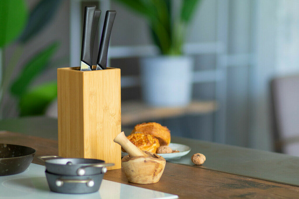 Бамбуковая подставка для ножей Santoku натуральный - AP800471- Фото №3 Бамбуковая подставка для ножей Santoku натуральный - AP800471- Фото №3