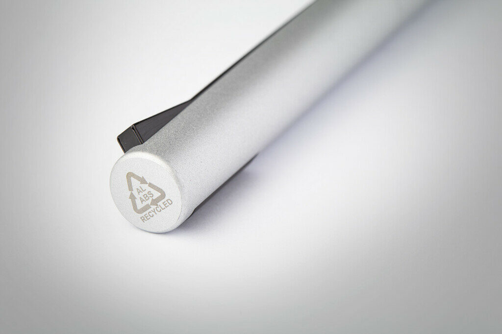 Шариковая ручка Ralupant из переработанного алюминия и пластика серебряный - AP808076-21- Фото №3