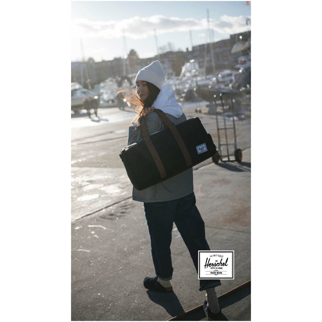 Спортивна сумка Herschel Novel™ із переробленої сировини, 43 л синій - 12069355- Фото №5